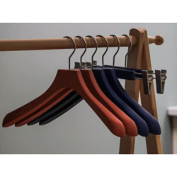 Clothes hanger